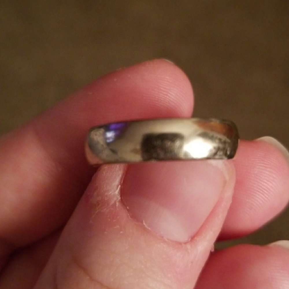 (SOLD) 14K White Gold Wedding Band